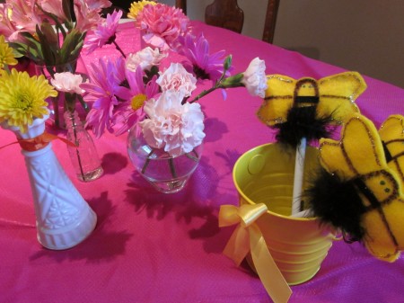how to make bumblebee wands, pens, and buzzy birthday fun