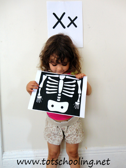 teach letter sounds using 26 kid-centered photos | guest post by @totschooling on teachmama.com