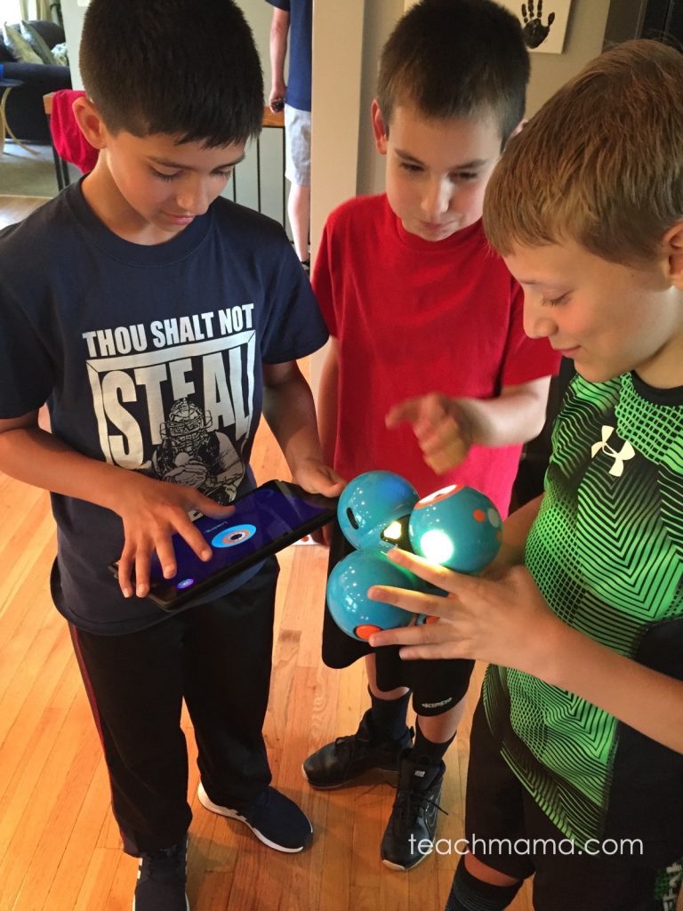 bring STEM to life with Dash and Dot robots Dash | teachmama.com