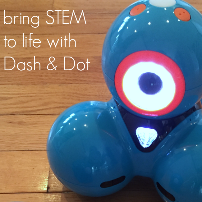 bring STEM to life with Dash and Dot robots meet robots teachmama.com