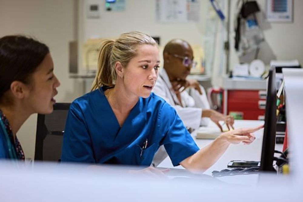 How Online Accelerated BSN Programs Are Reshaping Second-Career Entry into Nursing