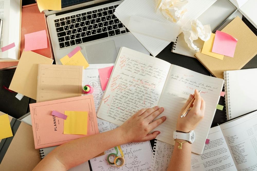 How to Teach Kids Ask Better Questions, Find Reliable Sources, and Think Critically
